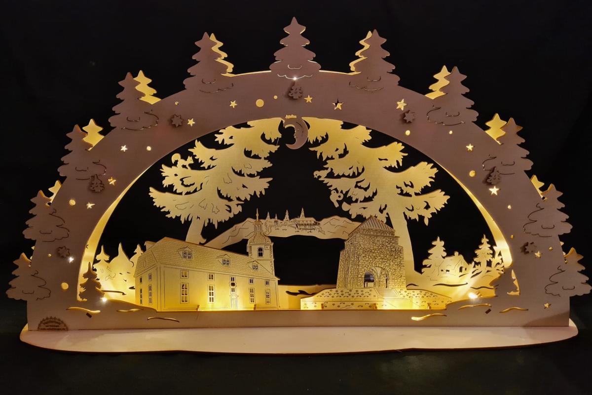 Zella-Mehlis mit Kirche & Denkmal