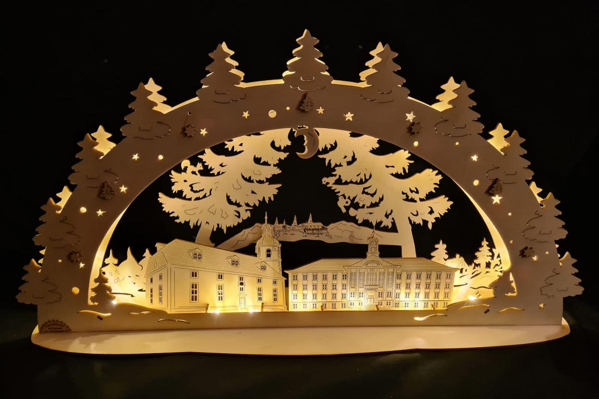 Zella-Mehlis mit Kirche & Rathaus